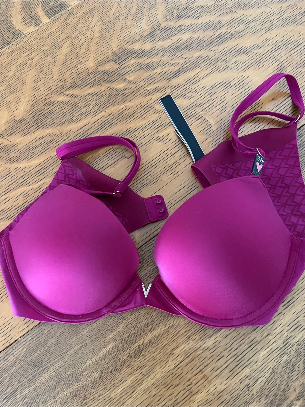 NWT VS Plunge Push-Up Bra in Magenta - Women Intimates & Sleepwear